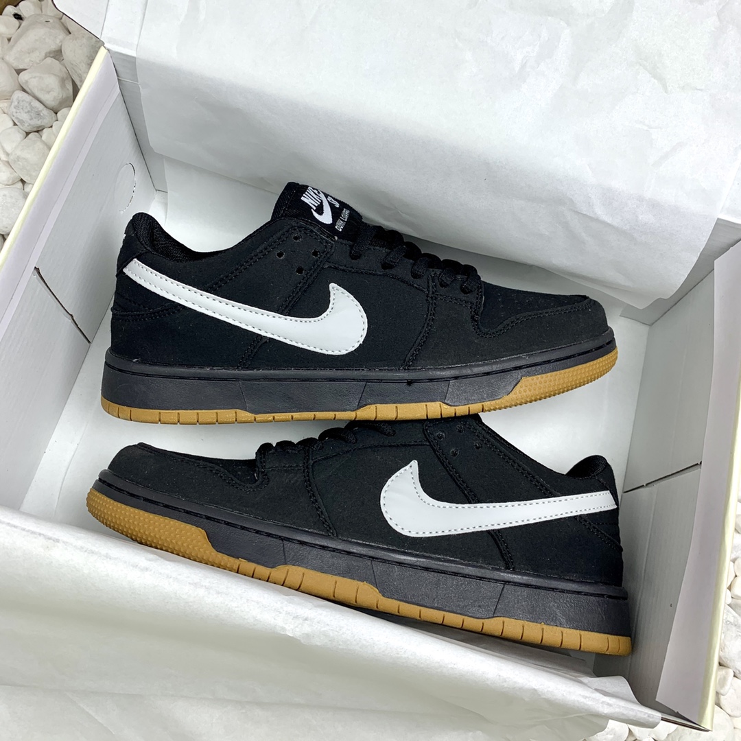 SB Dunk黑灰色 实拍 套楦工艺 激光打孔 正确版型 完美做工 质量保证 尺码36-44 男女码现货 M1