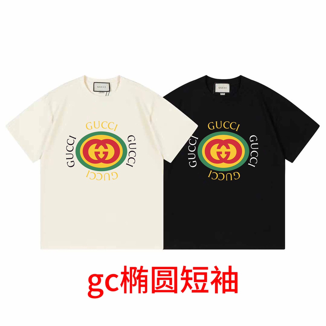 gc椭圆短袖Gucci 古驰 植根于Gucci的悠久传承，对过往年代的热爱之情不断赋予品牌系列丰富的设计灵感。这款短袖选用棉匠心打造，饰有Gucci复古标识标签。条纹滚