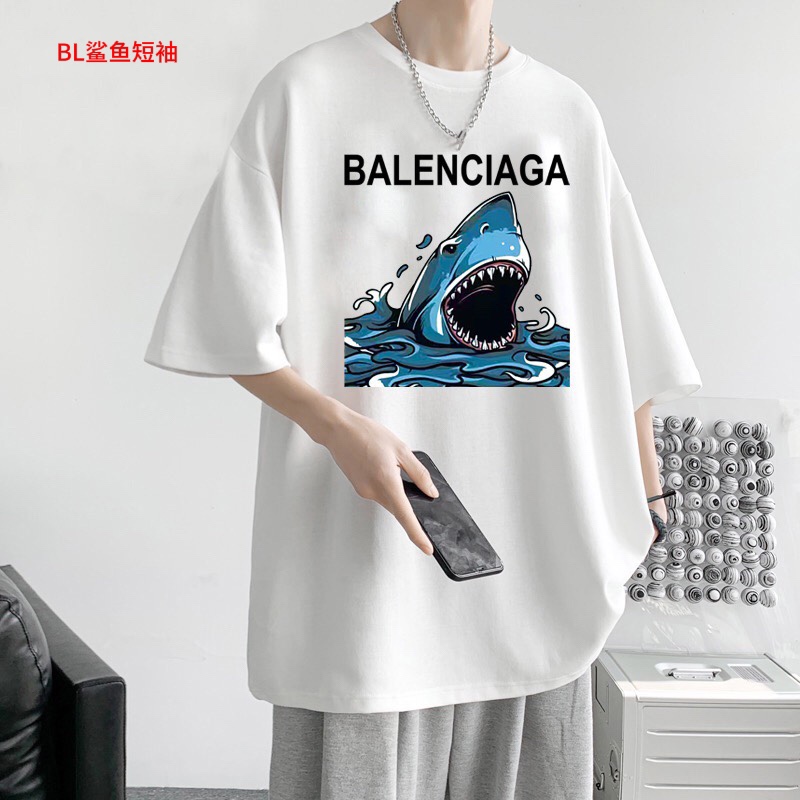 BL鲨鱼短袖Balenciaga巴黎世家 2023鲨鱼印花宽松百搭情侣款短袖男女同款 情侣款 申州公司客供纯棉面料 亲肤宜人 透气舒适 进口康丽数码直喷工艺 色泽清晰 质