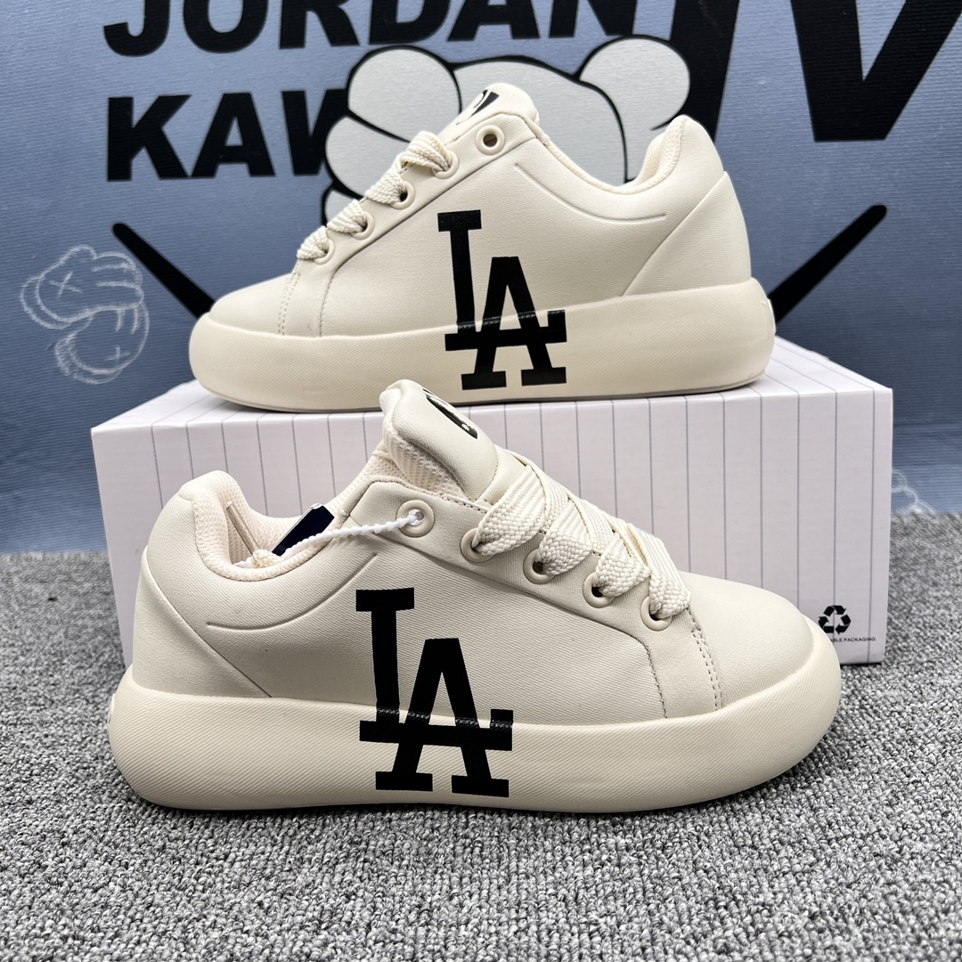 MLB Chunky Classic 24SS 洋基队麦昆联名浅米 码数36-44 男女现货