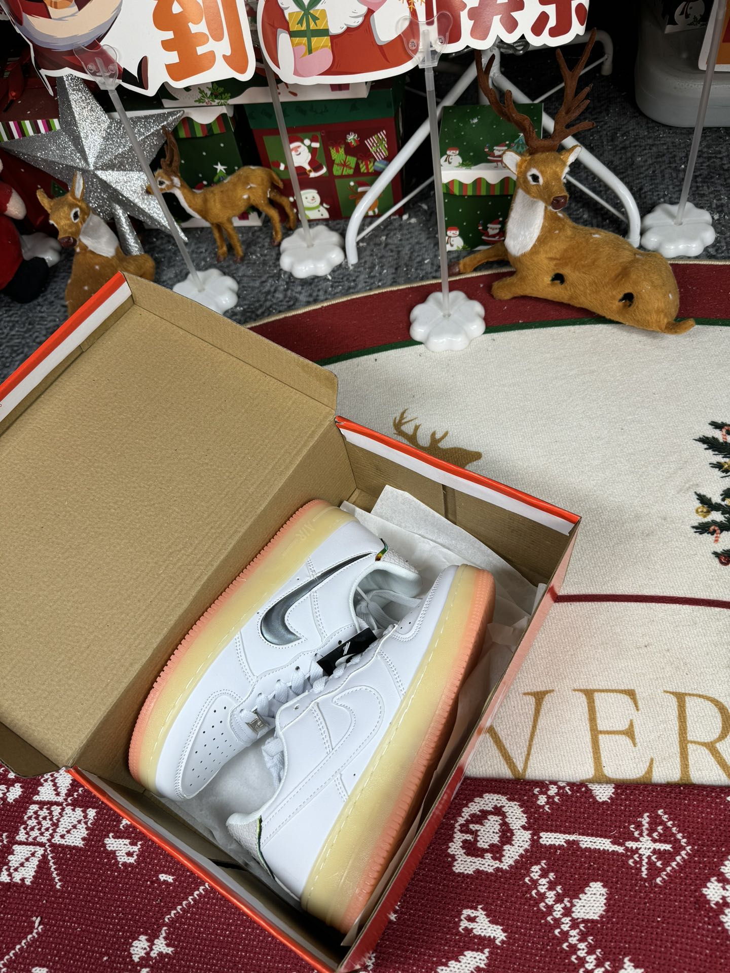  Nike Dunk SB 白银尺码36-40女码现货