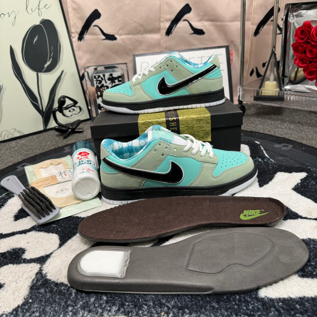  Nike SB Dunk Low 蒂芙尼龙虾 码数36-44 男女现货