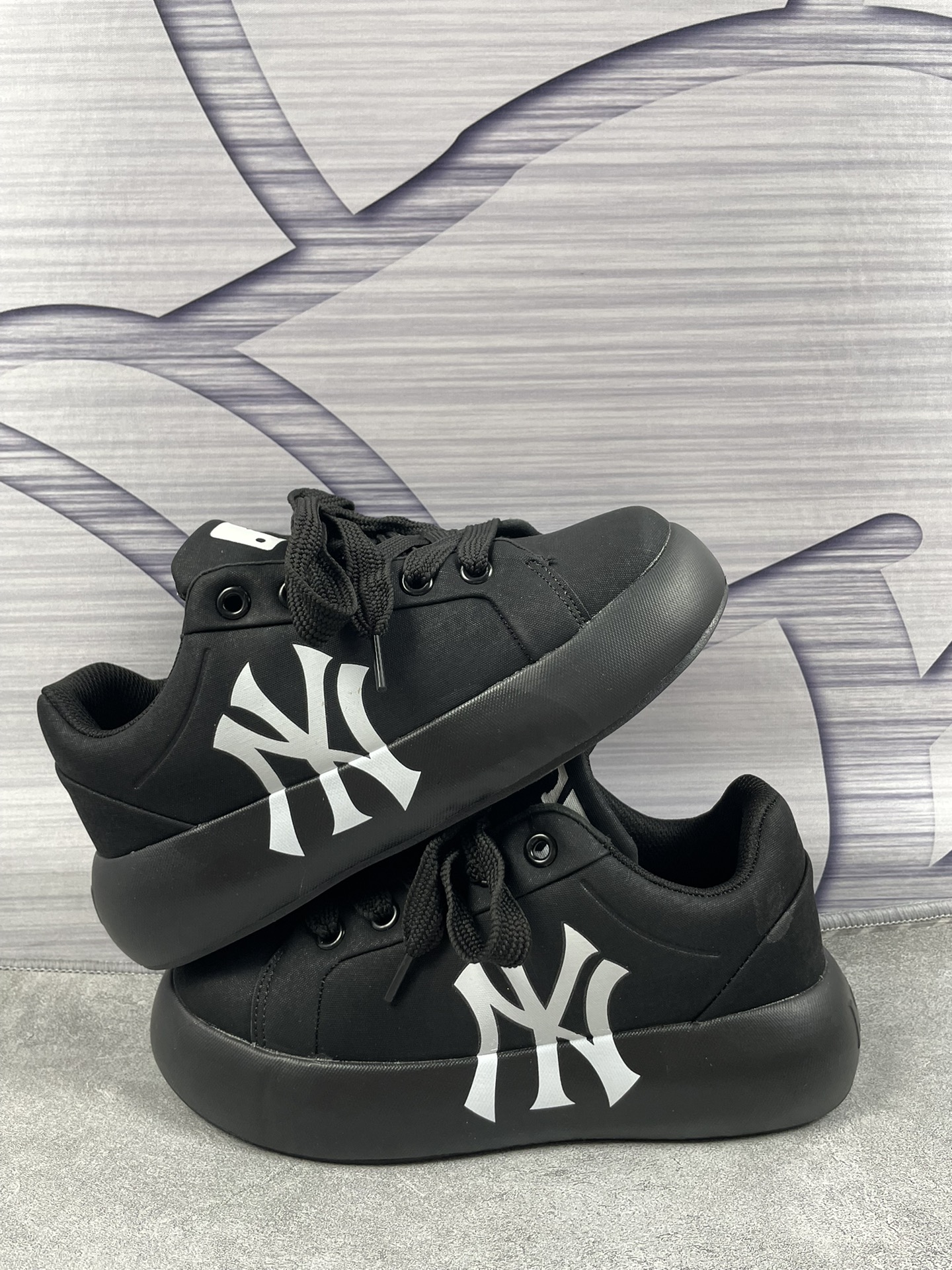 MLB Chunky Classic 24SS 舒适百搭厚底面包鞋 黑色 码数36-44 男女现货