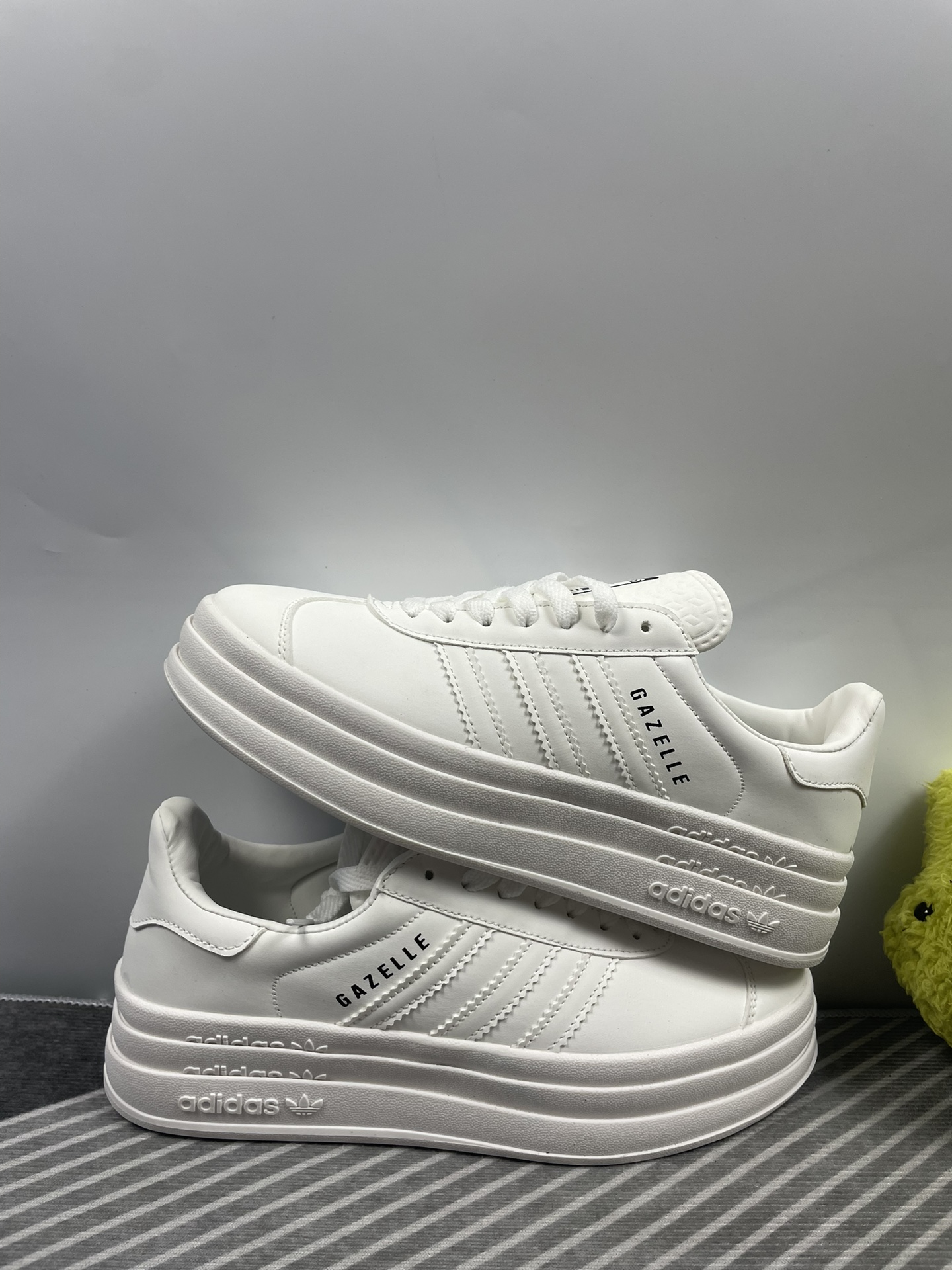  z6全白36-41尺码增高后底透气皮现货供应